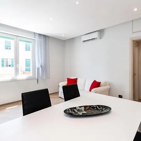 Luna House * לה ספציה